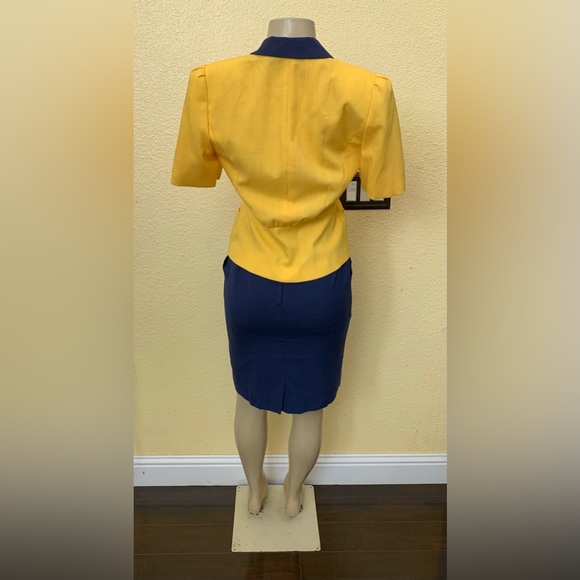 VTG Club 5’4” Petites Size 6P Yellow & Navy Blue Short Sleeve Skirt 2pc Suit Set - Picture 6 of 16